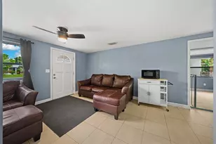 1300 Sherman Ave, Tavares, FL 32778 - Photo 15