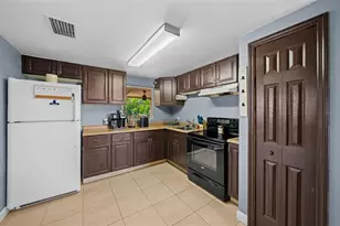 1300 Sherman Ave, Tavares, FL 32778 - Photo 17