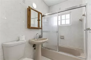 998 W 68th St, Hialeah, FL 33014 - Photo 21