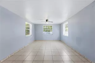 998 W 68th St, Hialeah, FL 33014 - Photo 15
