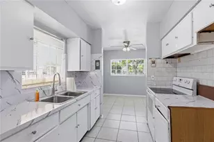 998 W 68th St, Hialeah, FL 33014 - Photo 9