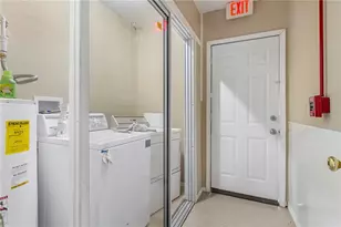 1029 Pine Ridge Cir, Brandon, FL 33511 - Photo 23