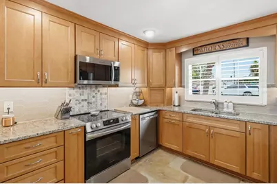 1302 SE Paradise Avenue, Crystal River, FL 34429 - Photo 15