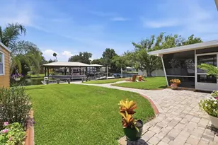 1302 SE Paradise Ave, Crystal River, FL 34429 - Photo 35