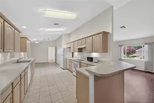11268 SW 139th Pl, Dunnellon, FL 34432 - Photo 5