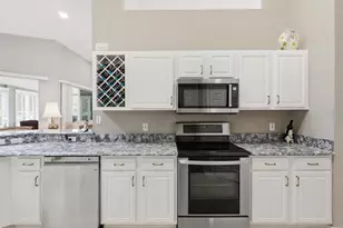 6042 Landings Blvd, Lady Lake, FL 32159 - Photo 7
