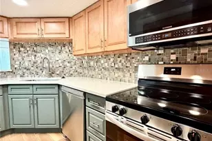 7400 Sun Island Dr S, South Pasadena, FL 33707 - Photo 13