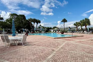 3751 Pompano Dr SE, Saint Petersburg, FL 33705 - Photo 15