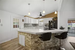 728 Truman Ave, Lady Lake, FL 32159 - Photo 7