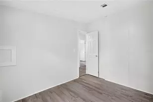 6766 NE 1st Pl, Ocala, FL 34470 - Photo 23