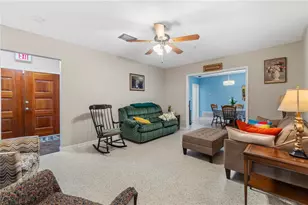 207 W Wheeler Rd, Seffner, FL 33584 - Photo 15