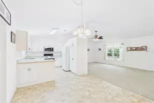 11236 N Rain Point, Inglis, FL 34449 - Photo 7