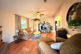 1215 Panama Pl, Lady Lake, FL 32159 - Photo 5