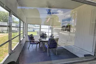 730 Royal Palm Ave, Lady Lake, FL 32159 - Photo 5