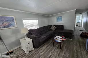 730 Royal Palm Ave, Lady Lake, FL 32159 - Photo 9