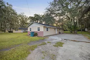 421 NE 26th Ct, Ocala, FL 34470 - Photo 3