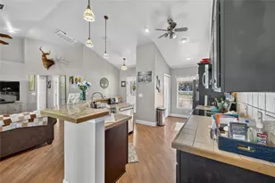 13930 NE 41st Terrace, Anthony, FL 32617 - Photo 11