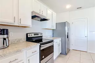 1040 Cambridge Dr, Winter Haven, FL 33881 - Photo 17