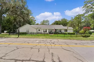610 NE 11th Ave, Ocala, FL 34470 - Photo 3