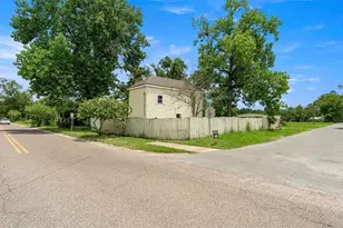 10107 S Division Ave, Hampton, FL 32044 - Photo 3