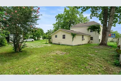10107 S Division Avenue, Hampton, FL 32044 - Photo 5