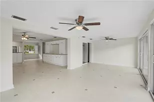 11364 W Bayshore Dr, Crystal River, FL 34429 - Photo 9