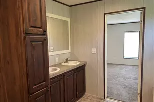 11231 NE 60th St, Bronson, FL 32621 - Photo 9