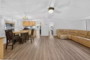 21720 NW 8th Ct, Pembroke Pines, FL 33029 - Photo 5