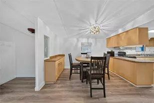 21720 NW 8th Ct, Pembroke Pines, FL 33029 - Photo 9