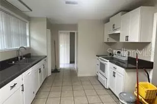 1568 NE 10th St, Ocala, FL 34470 - Photo 5