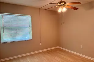 100 Sweetgum Woods Ct, Deltona, FL 32725 - Photo 9