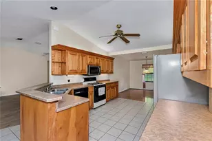 17690 SE 66 Pl, Morriston, FL 32668 - Photo 13
