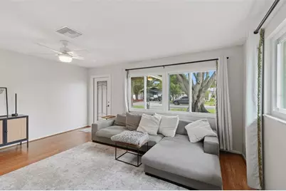 205 SE Monroe Circle N, Saint Petersburg, FL 33703 - Photo 3