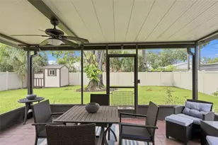 205 SE Monroe Cir N, Saint Petersburg, FL 33703 - Photo 23