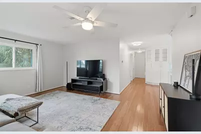 205 SE Monroe Circle N, Saint Petersburg, FL 33703 - Photo 5