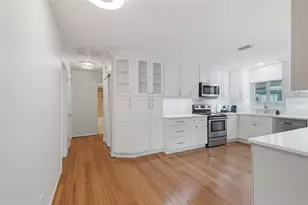 205 SE Monroe Cir N, Saint Petersburg, FL 33703 - Photo 11