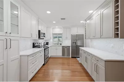 205 SE Monroe Circle N, Saint Petersburg, FL 33703 - Photo 9