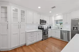 205 SE Monroe Cir N, Saint Petersburg, FL 33703 - Photo 13