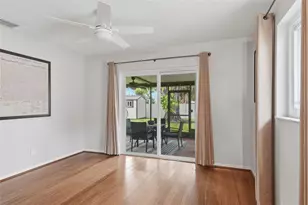205 SE Monroe Cir N, Saint Petersburg, FL 33703 - Photo 7