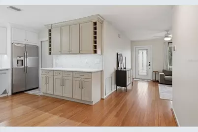 205 SE Monroe Circle N, Saint Petersburg, FL 33703 - Photo 9