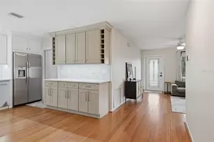 205 SE Monroe Cir N, Saint Petersburg, FL 33703 - Photo 9