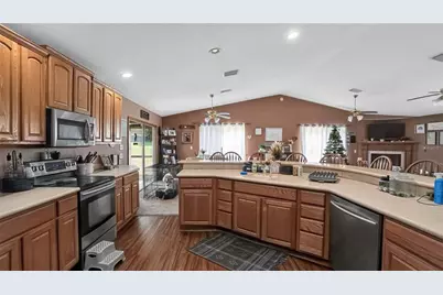 706 Murray Circle, Lady Lake, FL 32159 - Photo 9