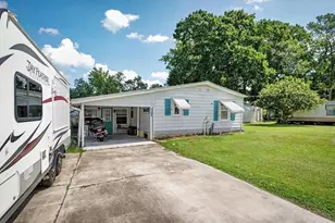 104 Edgewater Rd, Satsuma, FL 32189 - Photo 3