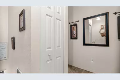1710 NW 7th Street #303, Gainesville, FL 32609 - Photo 17