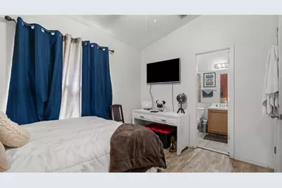 1710 NW 7th Street #303, Gainesville, FL 32609 - Photo 19