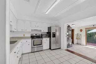5579 W Pine Cir, Crystal River, FL 34429 - Photo 7
