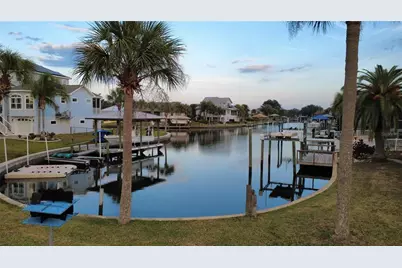 11999 W Bayshore Drive, Crystal River, FL 34429 - Photo 11