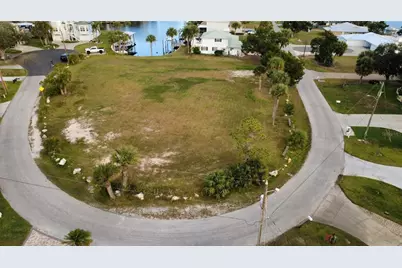11999 W Bayshore Drive, Crystal River, FL 34429 - Photo 3