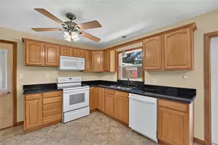 1901 NE 52nd St, Ocala, FL 34479 - Photo 15