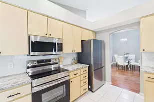 35601 Wickingham Ct, Zephyrhills, FL 33541 - Photo 17